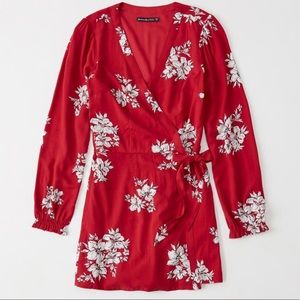 NWT Abercrombie Wrap Front Floral Romper XS